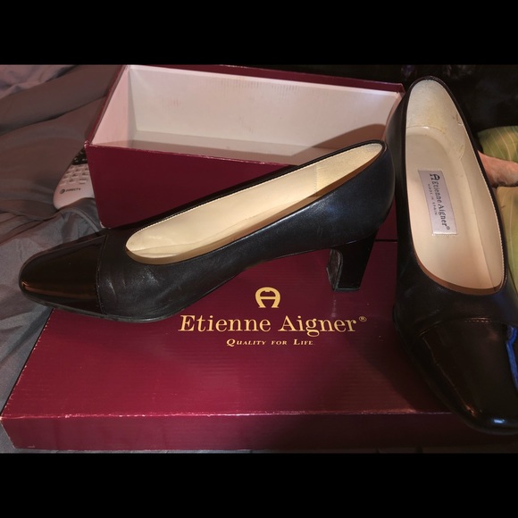Etienne Aigner Patent leather toe and 2”heel. - Picture 4 of 7
